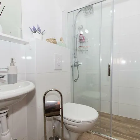 Comfort With Garage Aria Apartment *